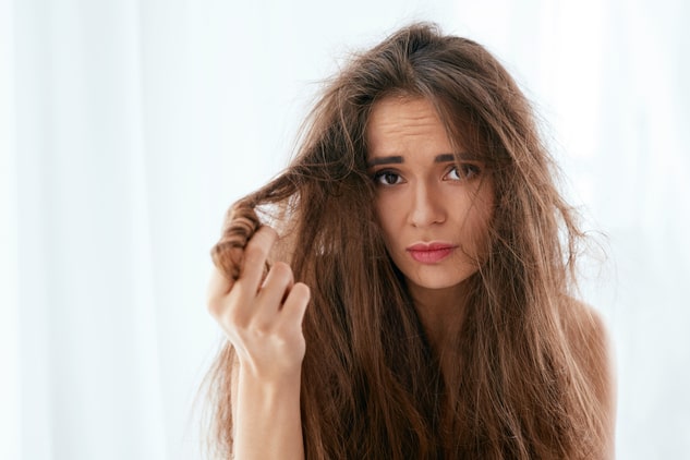 Ломкие волосы: причины и правила ухода за ними
